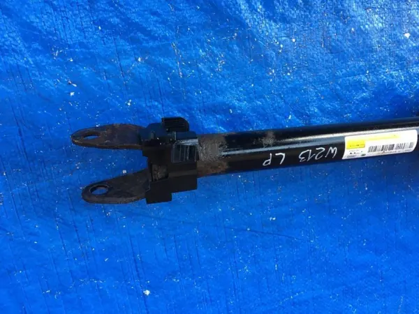Mercedes W213 Voorste Schokdemper OEM A2133202013 - Gebruikt image 6