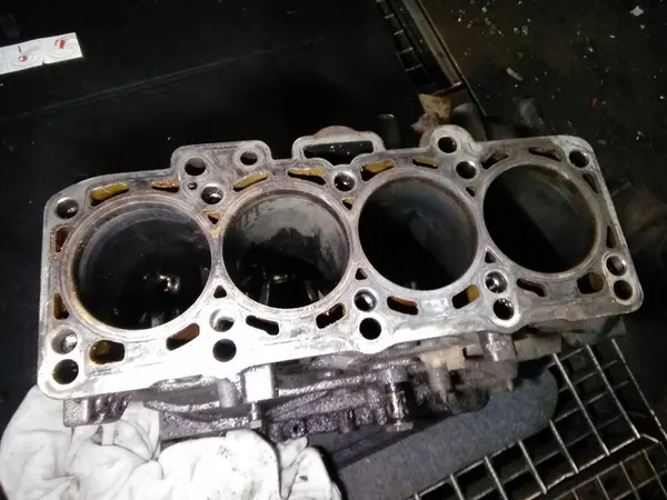 Motorblock 2.0 TDI CFF Audi A4 B8 A5 Q3 Q5 Yeti Caddy Passat CC B7 Tiguan image 3