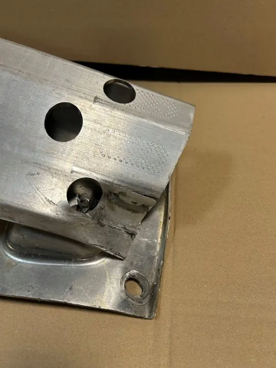 Tesla Model 3 2018 Bakre stötfångare tvärbalk OEM 109531400C image 4
