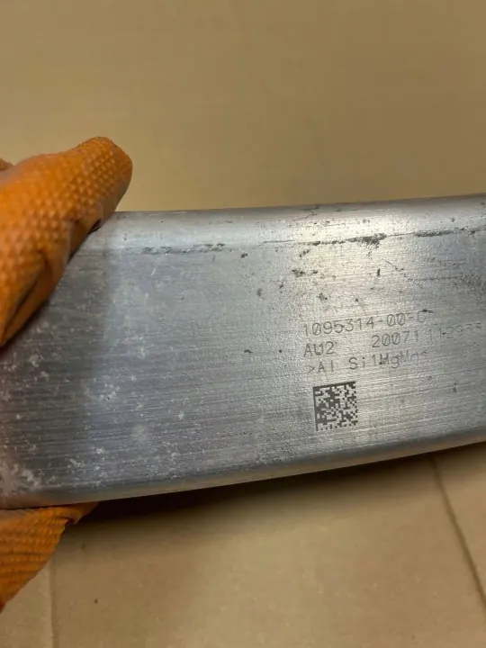 Tesla Model 3 2018 Bakre stötfångare tvärbalk OEM 109531400C image 5