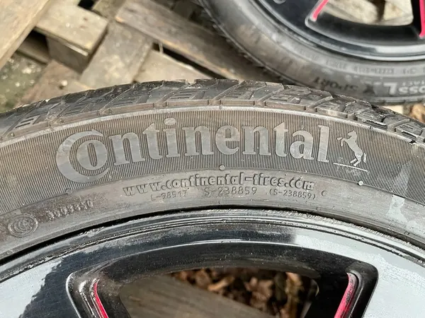 O2 Cadillac Escalade IV 2014 - Continental 285 40 22 image 6