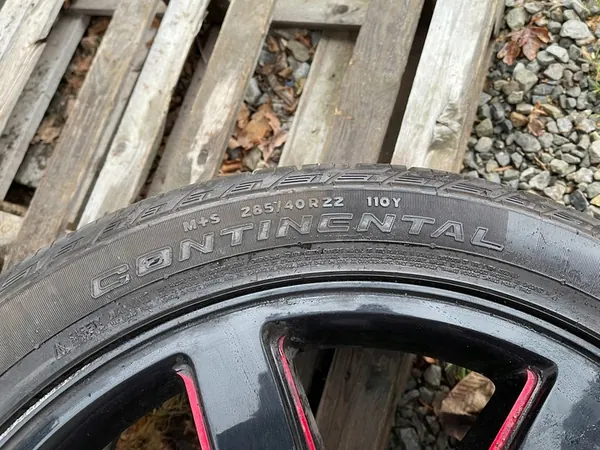 O2 Cadillac Escalade IV 2014 - Continental 285 40 22 image 7