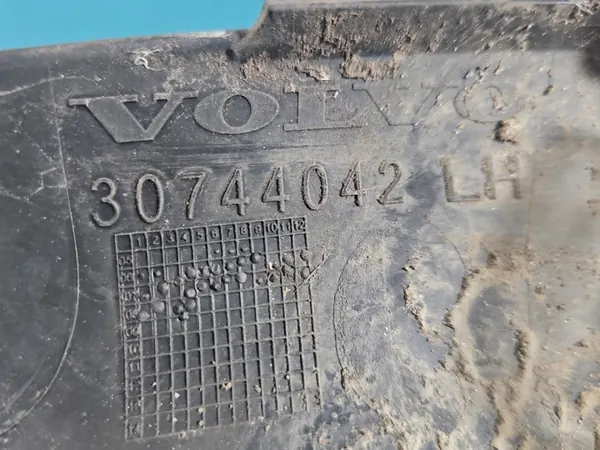 Vorderer linker Schmutzfänger OEM 30744042 Volvo C30 image 3