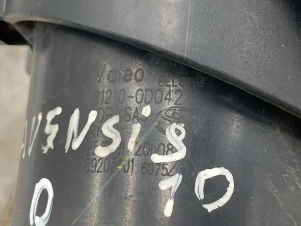 Faro Halógeno Derecho Toyota Avensis T27 OEM 81210-0D042 image 6