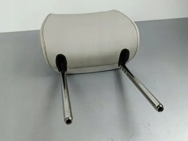 Tête d'appui avant Jeep OE FOB41749 - État utilisé image 4
