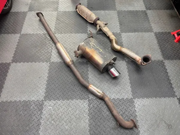 Catalyseur Echappement Mitsubishi Lancer Evo 7-9 OEM 1571A198 image 2