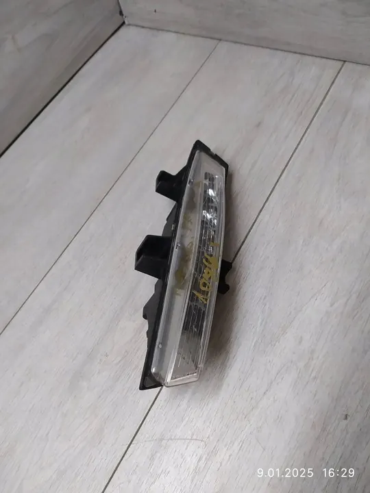 Renault Clio IV GT LED Esquerda 266000118R image 2