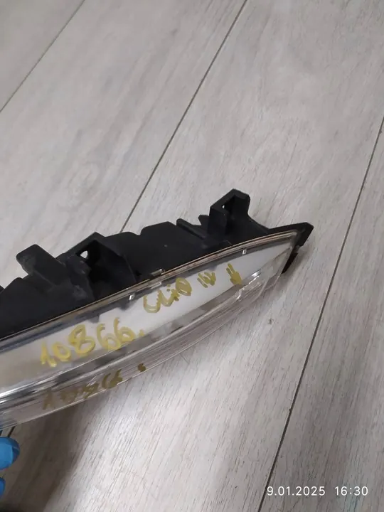 Renault Clio IV GT LED Esquerda 266000118R image 9