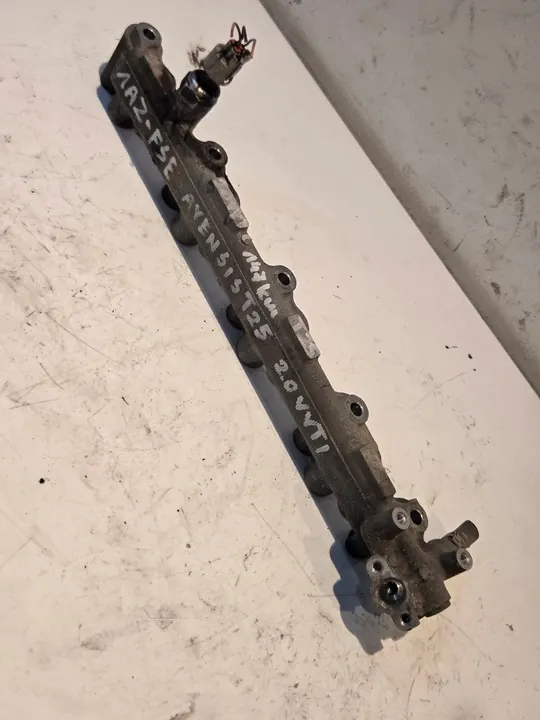 AVENSIS T25 Rampe de carburant + Capteur 2.0 VVTI 147CV 89458-22010 image 6