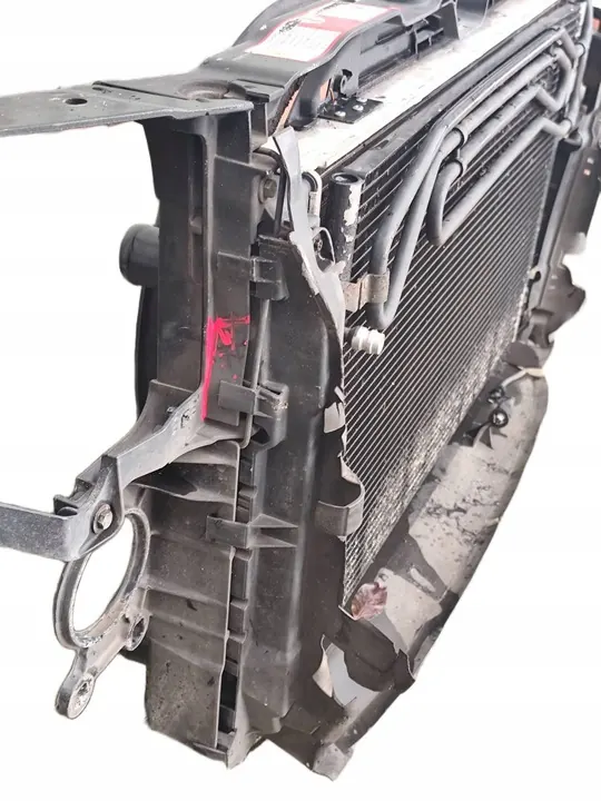 AUDI A8 D2 3.7 4.2 Suporte de Radiador Frontal 4D0805571M image 3