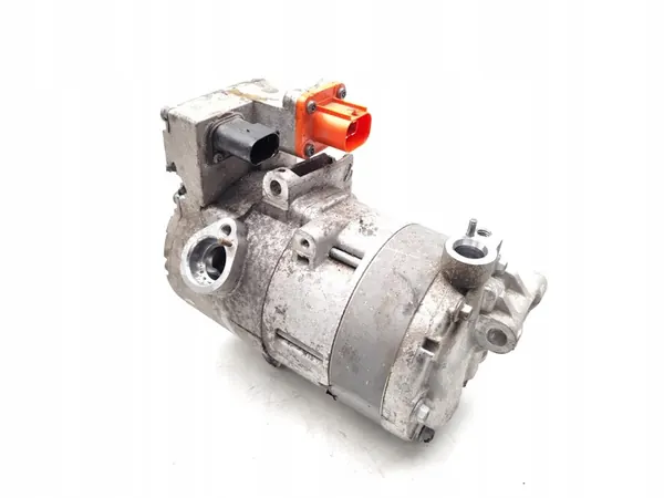 Compressore A/C Audi A3 40 TFSIe Ibrido 2023 5QE816803M image 4