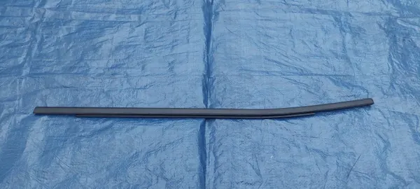 OEM 68776TLLY vänster bakdörrströskelplatta - Jeep image 2