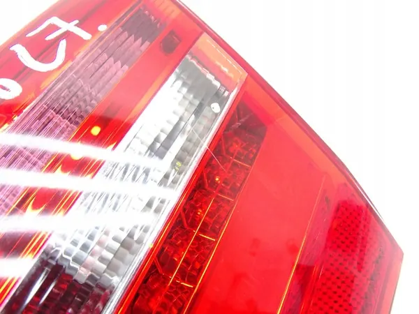 Luz Trasera Derecha Audi A6 C7 Sedán image 4