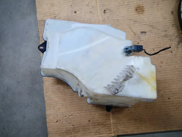 BMW X3 E83 Puhdistusneste Säiliö 3403212 image 5