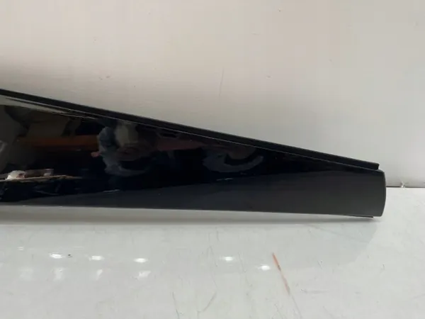 Spoiler de portón derecho Mercedes GLE W167 OEM A1677900200 image 3
