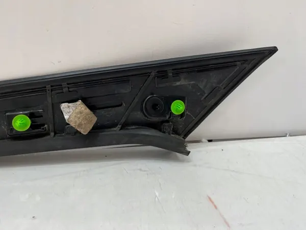 Spoiler de portón derecho Mercedes GLE W167 OEM A1677900200 image 6