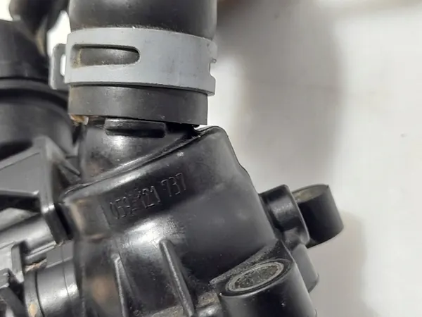 Audi OE 059121506G saída de água image 10