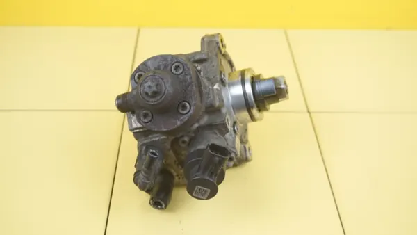 Mitsubishi OE 4P10 insprutningspump OEM 0445010586 image 3