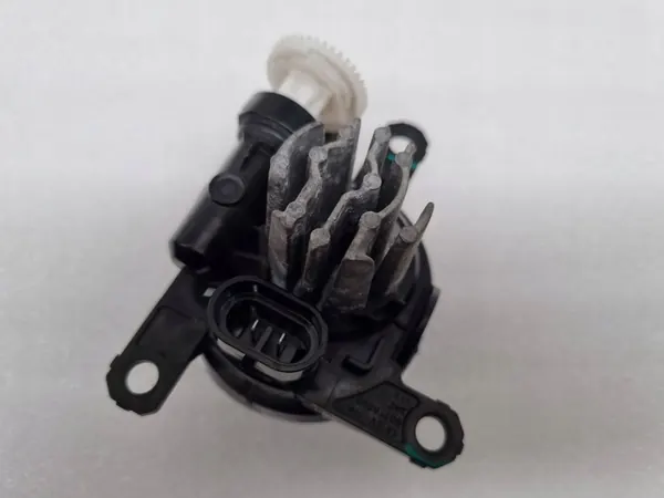 Opel Mokka B Luz de nevoeiro dianteira direita 9831303680 image 3