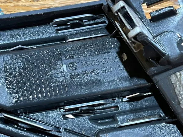 VW Touareg III 3 Front Left Chrome Grille image 10