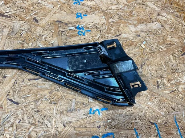 VW Touareg III 3 Front Left Chrome Grille image 6