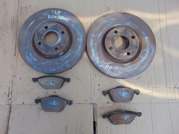 Ford OE etujarrulevyt ja -palat sarja OEM image 2