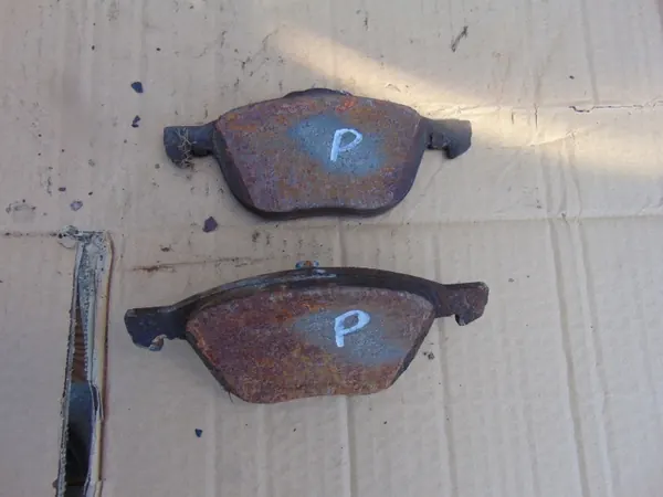 Ford OE etujarrulevyt ja -palat sarja OEM image 4