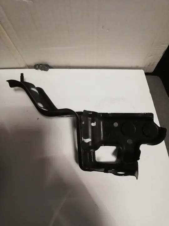 Suporte de cinto dianteiro direito Yaris IV 20- A53035-K0020 image 4