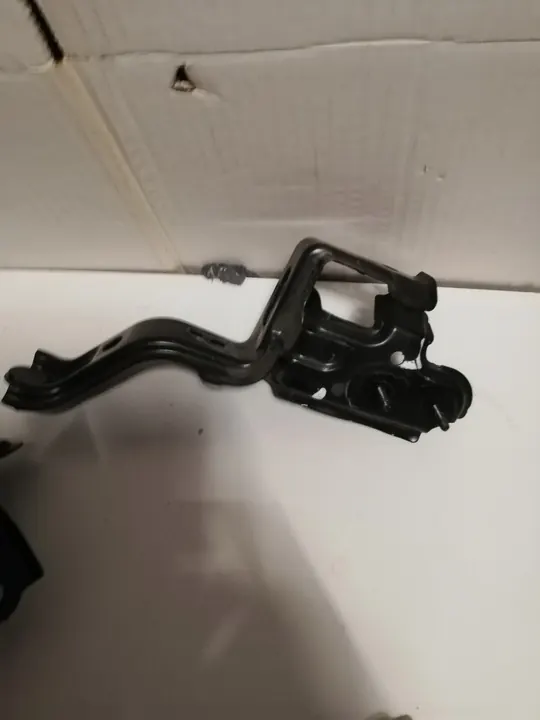 Suporte de cinto dianteiro direito Yaris IV 20- A53035-K0020 image 5