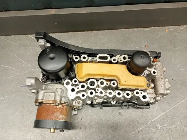 Mechatronics-yksikkö Audi S-Tronic Q5 0CK325065 image 2