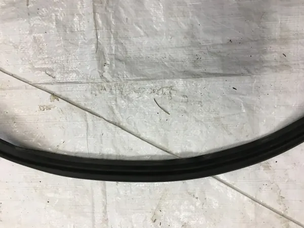Motorkapdichting OEM 7034163 voor BMW E60/E61 image 4