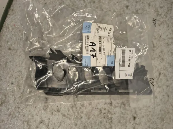 Support de lampe avant droit BMW G22 G80 9851056 image 1