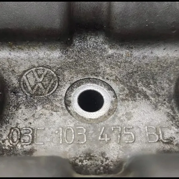 Couvercle de suiveur de came VW OEM 03L103475BC 1.4L image 2