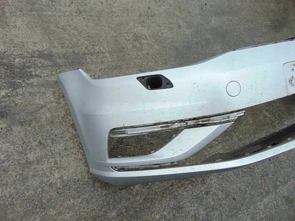 Paraurti anteriore VW Golf VII Lift con copertura Xenon OEM image 3