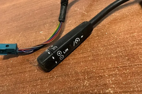 Cruisecontrolschakelaar AUDI 100 A2085450324 image 3