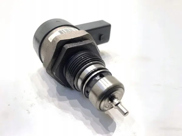 Regulador Presión Combustible OEM 057130764AB Audi A3 image 3