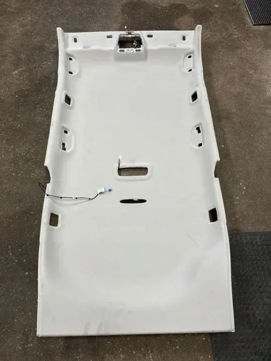 Mercedes W212 Farmari Pääntuki OEM A2126906150 image 2