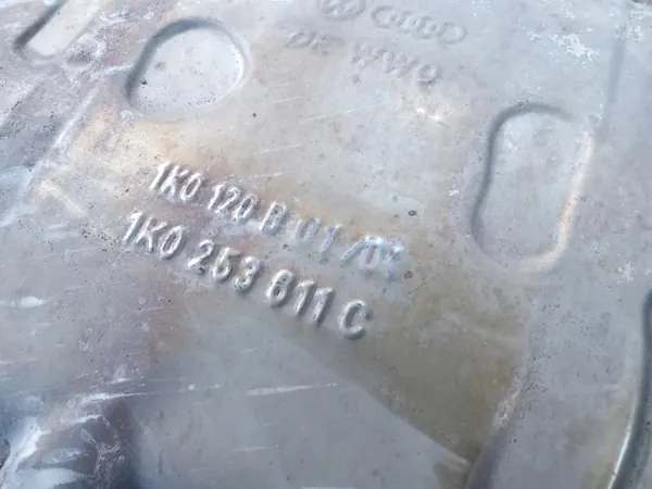 Silenciador Escape Audi OE OEM 1K0253611B - Usado image 5
