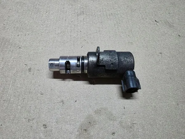 Sensor de árbol de levas Mitsubishi OE K5T45596 - Usado image 2