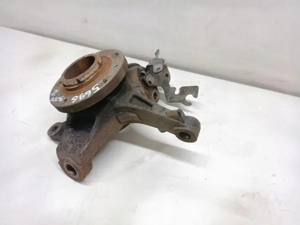 Citroen C5 Aircross 2024 Moyeu roue avant gauche OEM 1647857480 image 2