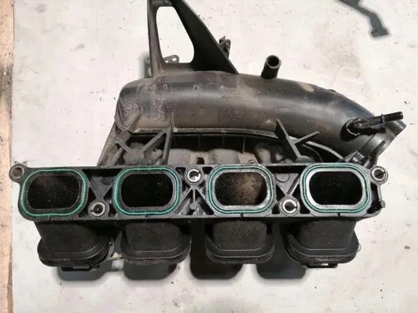 Colector de admisión usado OEM CM5E9424BE Ford Ecosport image 2