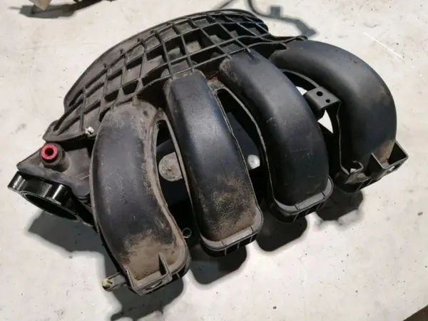 Colector de admisión usado OEM CM5E9424BE Ford Ecosport image 4