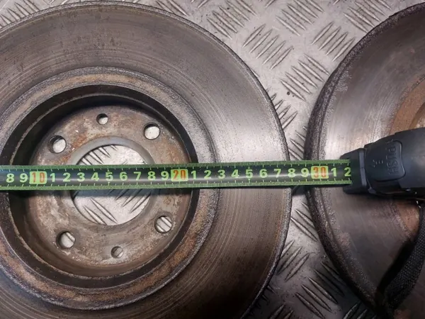 Gebrauchte Bremsscheiben + Beläge + Bremszangen Vorne Citroen image 4