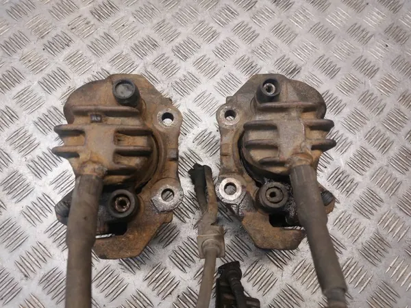 Gebrauchte Bremsscheiben + Beläge + Bremszangen Vorne Citroen image 8