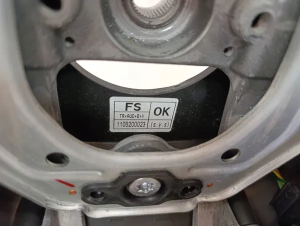 Hyundai Veloster Ohjauspyörä OEM 1105200023 Nahka image 5