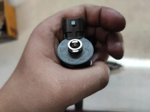 Iniettore CITROEN BERLINGO 1 I LIFT 1.6HDI 0445110277 image 4