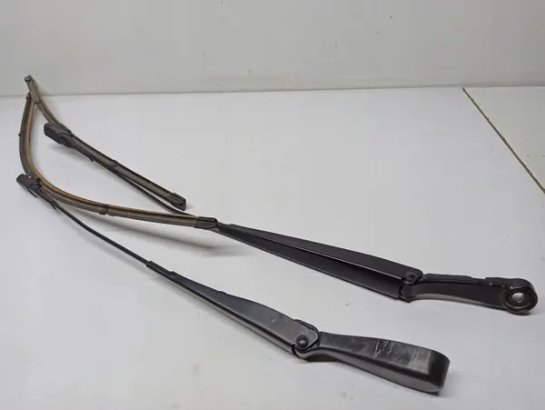 Brazos limpiaparabrisas Mercedes CLA W118 OEM A1778200800/0900 image 2