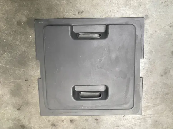Mercedes Actros Dachluke Abdeckung OEM 42609930 image 2