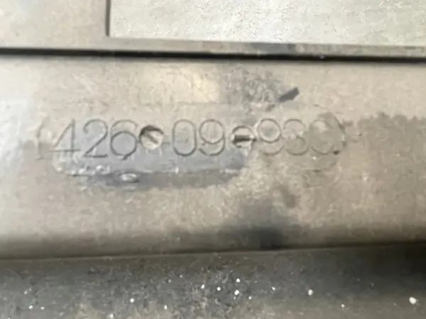 Mercedes Actros Dachluke Abdeckung OEM 42609930 image 5