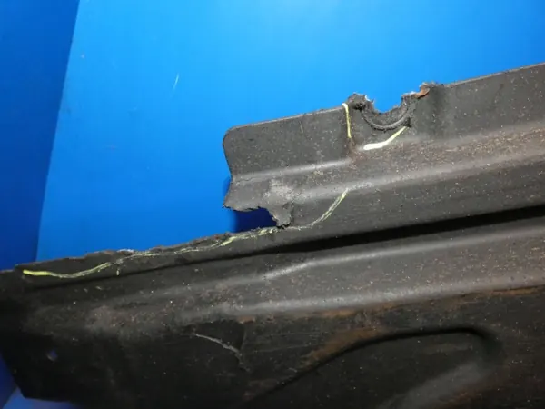 OEM A2056841900 Bouclier Sous-Caisse Gauche Mercedes Classe C image 3